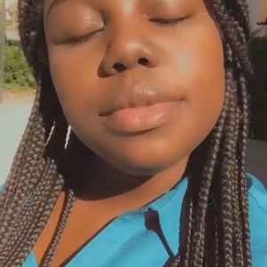 Meet your Posher, Alandra